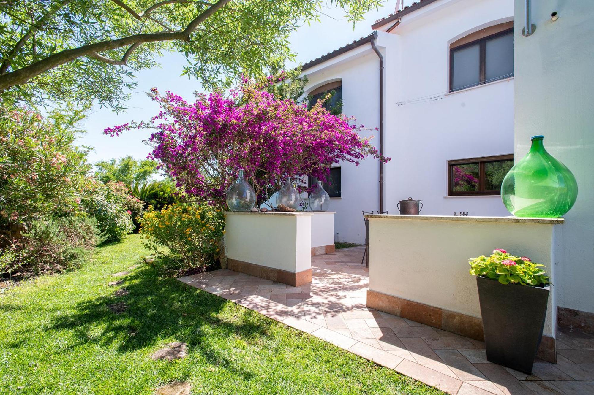 Sardinia Re - Villa Fioretta Flowers Apartments Ольмедо Екстер'єр фото